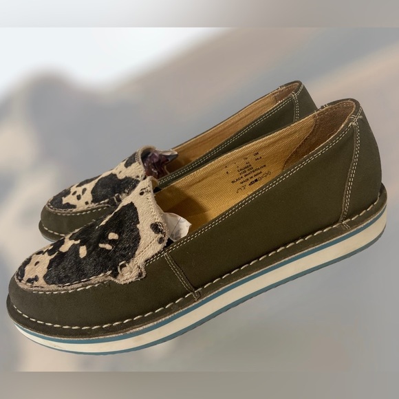 MYRA BAG WOMEN'S RAVEN
COW HAIR SLIP-ON SHOE - MOC
TOE - Picture 3 of 5